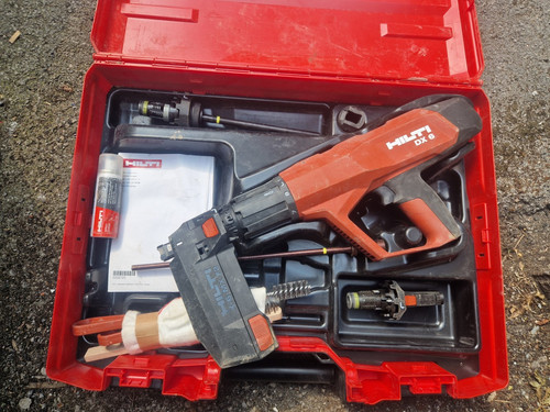 Hilti cordless nail gun - 6,